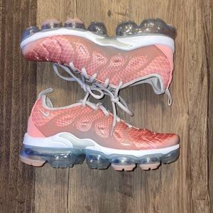 Nike Womens Air Vapormax Plus AO4550-603 Bleached Coral Pure Platinum Size 8 EUC